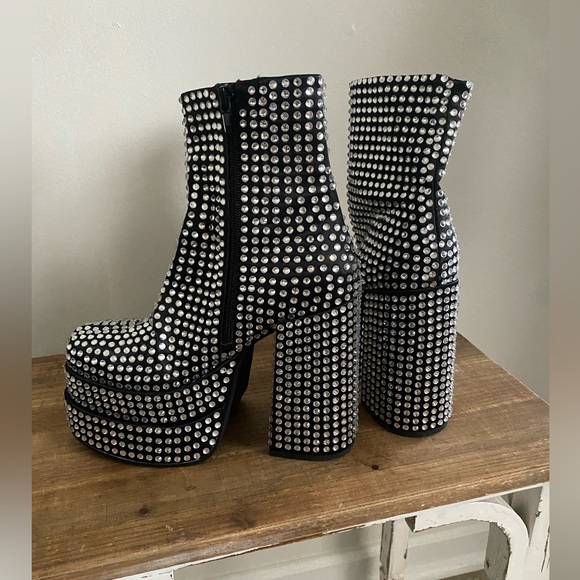 Cobra Bootie in Black
Steve Madden - Picture 5 of 10